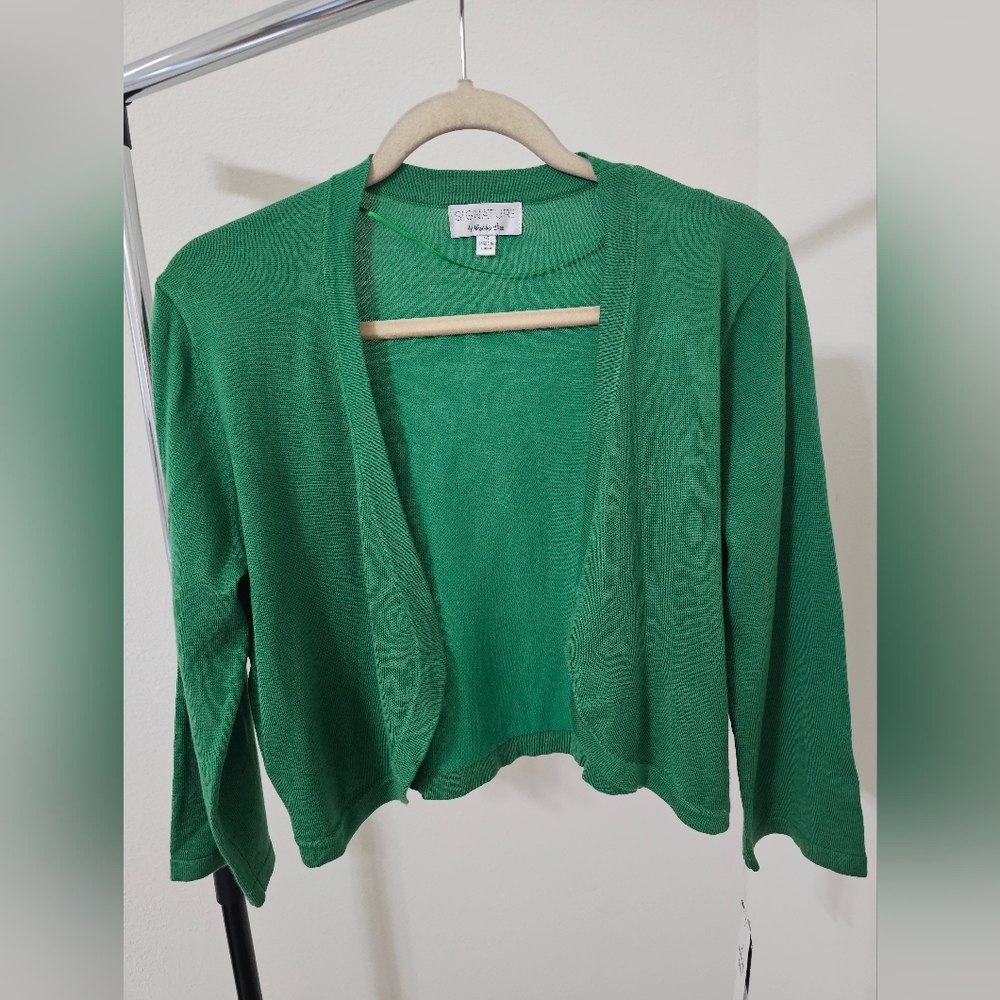 Women's Clothing (A242)